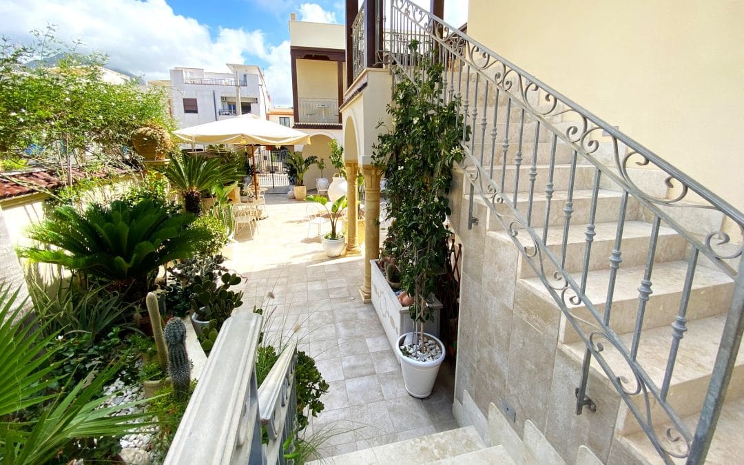 stone columns patio riad comfort rooms san vito lo capo 12