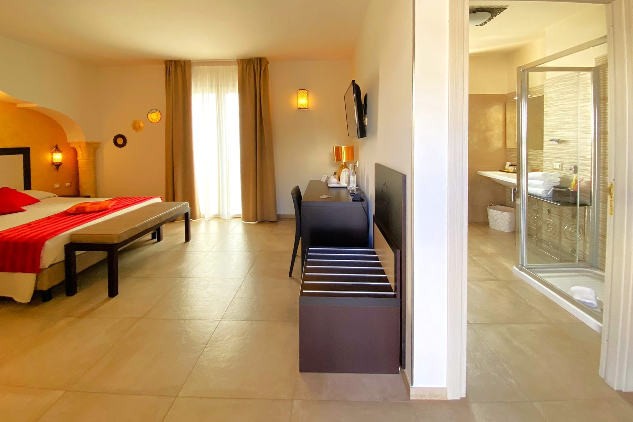 Chambres - Riad Comfort Rooms France chambre comfort rez de chaussee double arcs or riad comfort rooms sicile